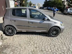 Toyota Vitz 2005 Gray