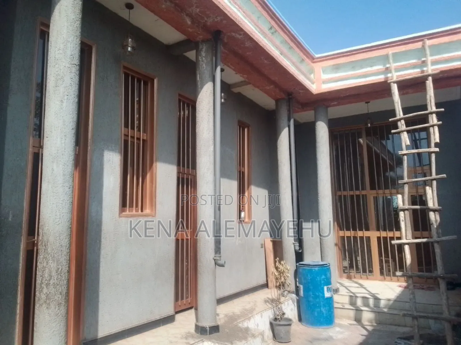 3bdrm House in Adama for sale