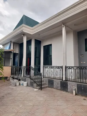 3bdrm House in Adama for sale