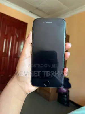 Apple iPhone SE (2022) 128 GB Black