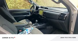 Toyota Hilux 2021 Silver