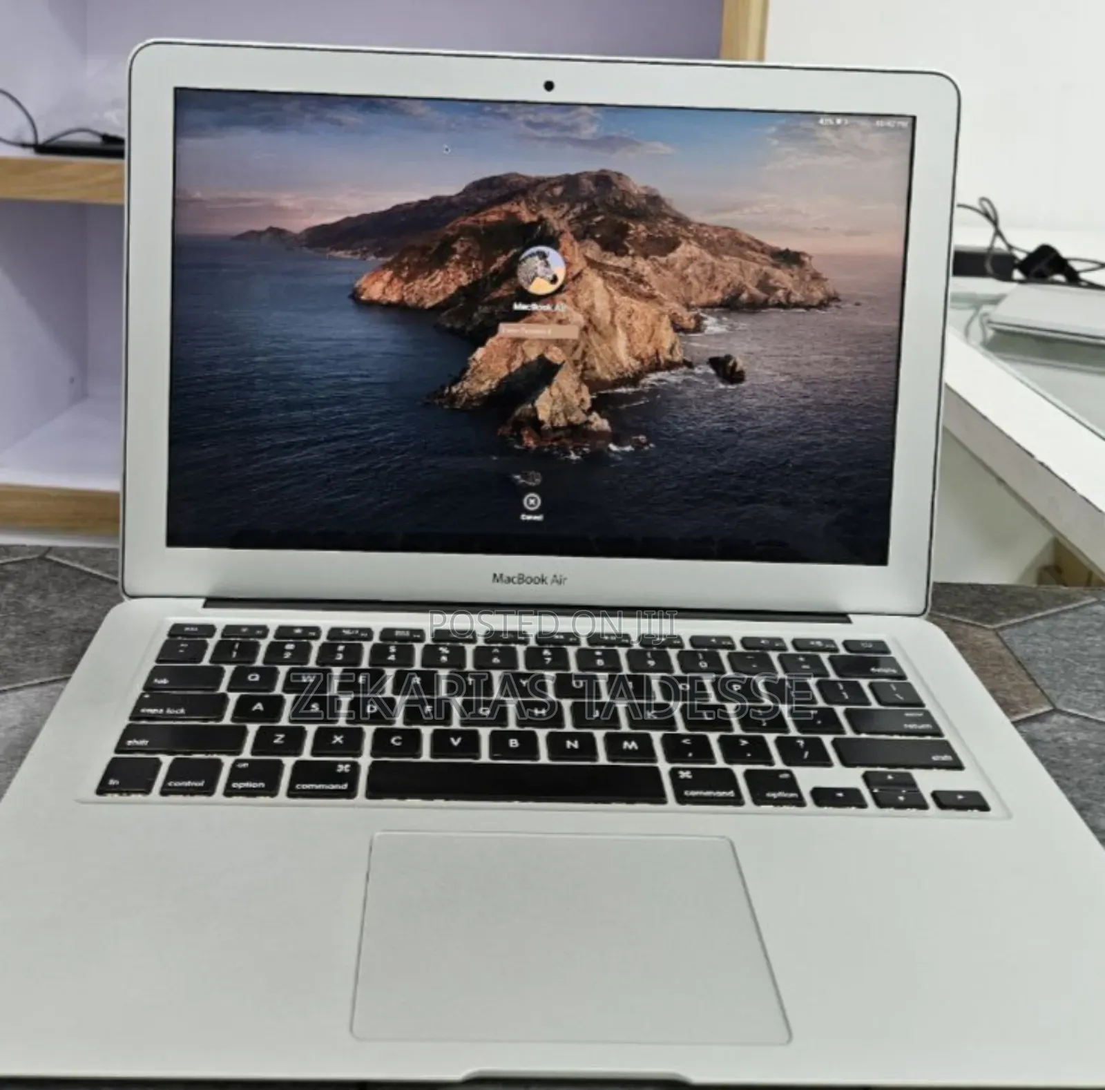 New Laptop Apple MacBook Air 2017 8GB Intel Core I5 SSD 256GB