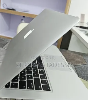 New Laptop Apple MacBook Air 2017 8GB Intel Core I5 SSD 256GB