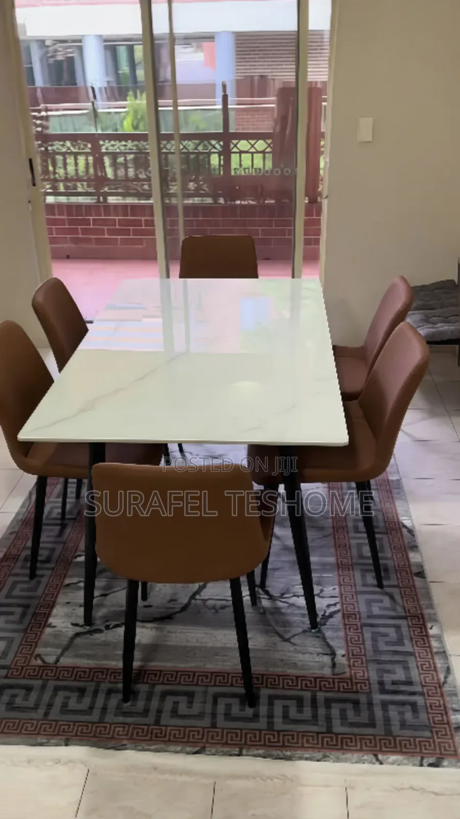 ዘመናዊ ዳይኒንግ ቴብሎች – Epoxy-Made Dining Tables