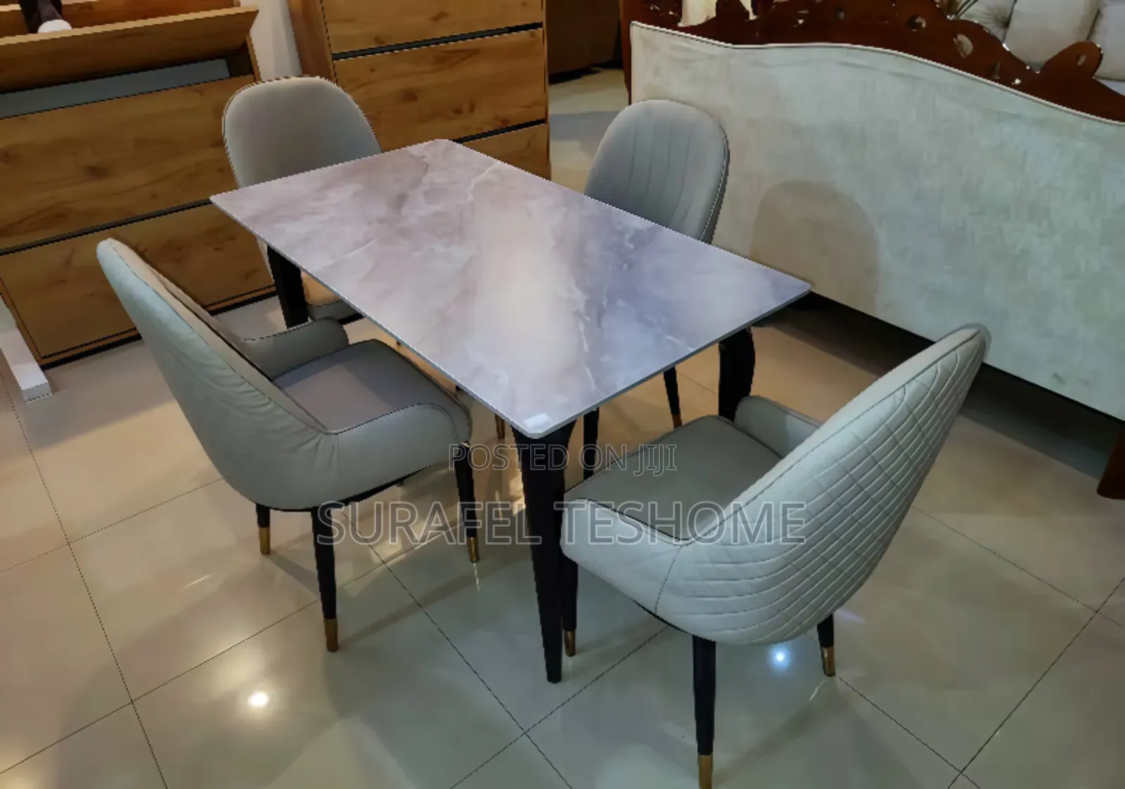 ዘመናዊ ዳይኒንግ ቴብሎች – Epoxy-Made Dining Tables