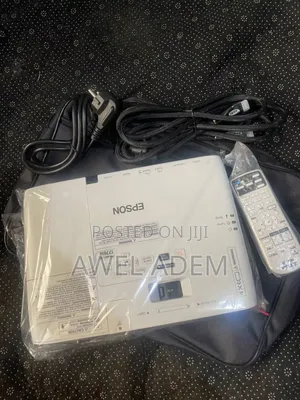 Epson Powerlite 1776w 3lcd Full Hd Wifi Wireless Portable Projector