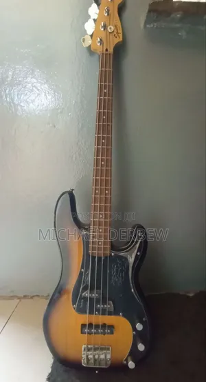 *Orginal Squier Affinty* Bass Guitar 4 String