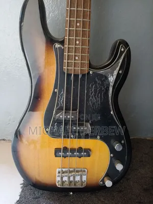 *Orginal Squier Affinty* Bass Guitar 4 String