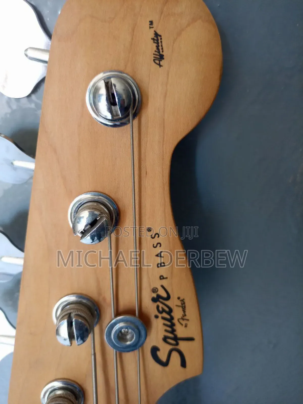 *Orginal Squier Affinty* Bass Guitar 4 String