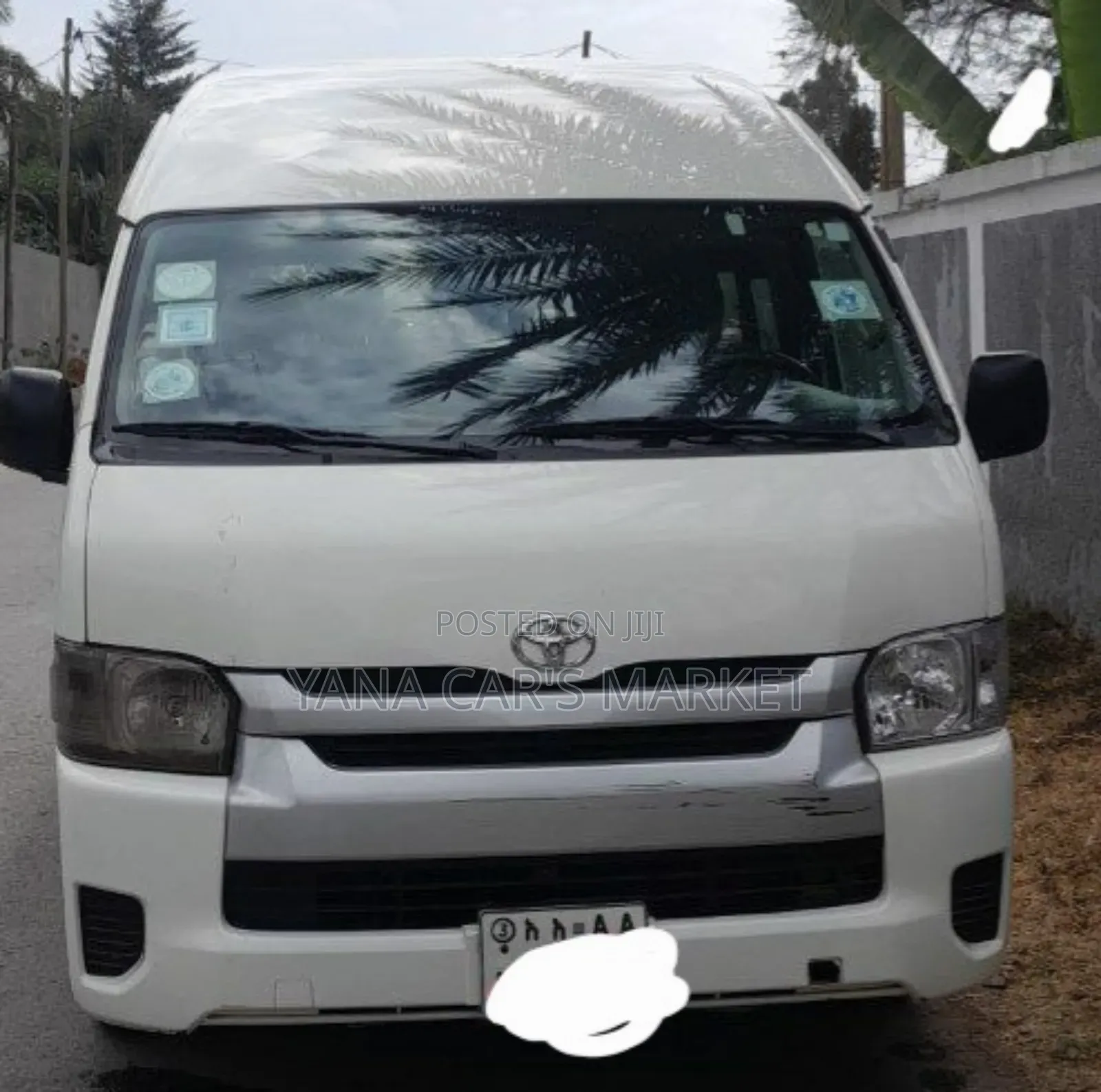 Toyota HiAce 2017 White