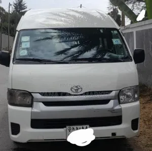 Toyota HiAce 2017 White