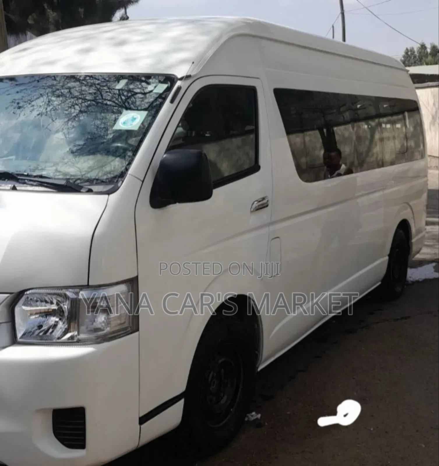 Toyota HiAce 2017 White
