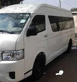 Toyota HiAce 2017 White