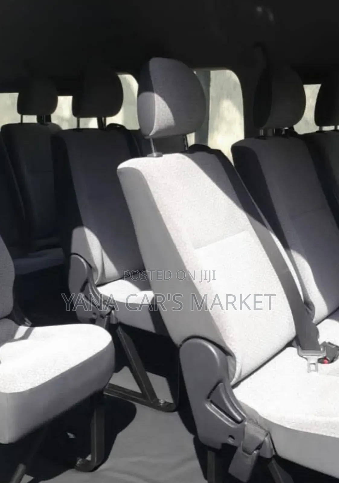 Toyota HiAce 2017 White