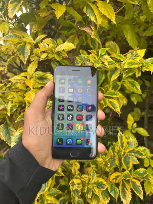 Apple iPhone SE (2022) 64 GB Blue