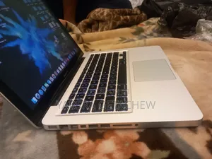 Laptop Apple MacBook 2010 4GB Intel Core 2 Duo SSD 256GB