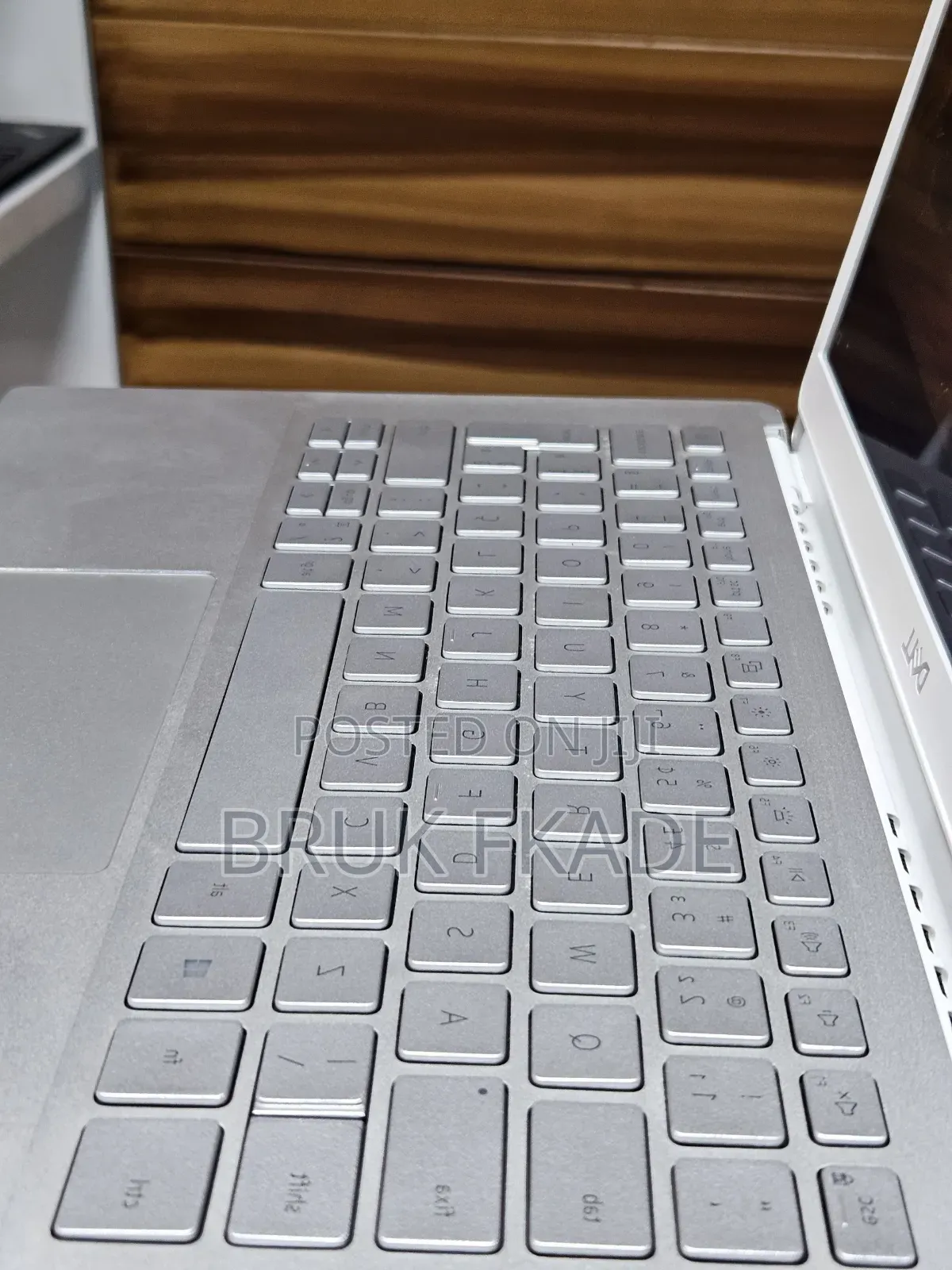 New Laptop Dell Inspiron 8000 8GB Intel Core I7 SSD 256GB