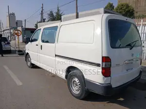 Toyota HiAce 2011 White
