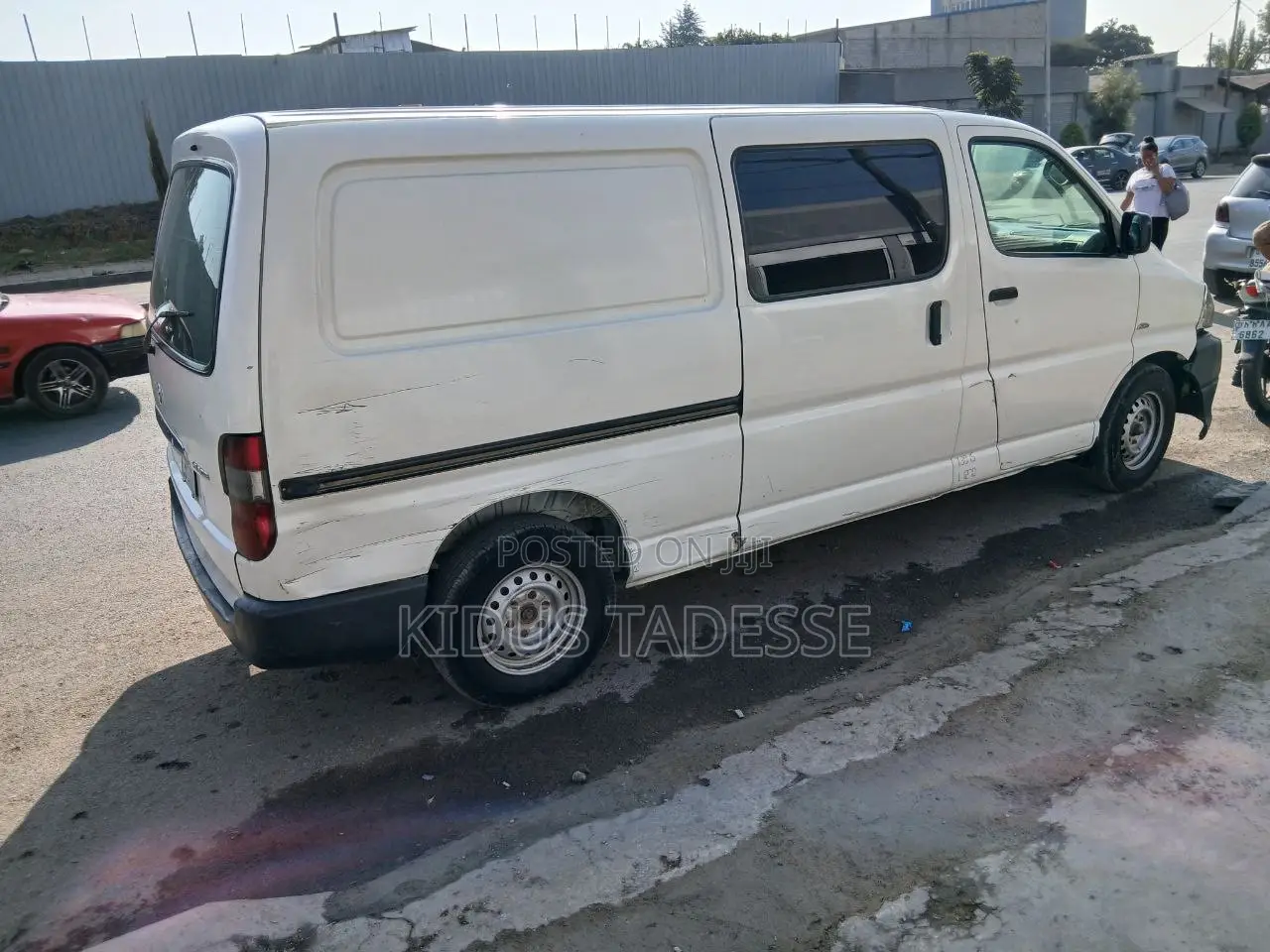 Toyota HiAce 2011 White