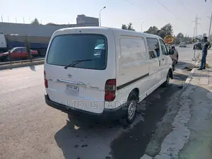 Toyota HiAce 2011 White