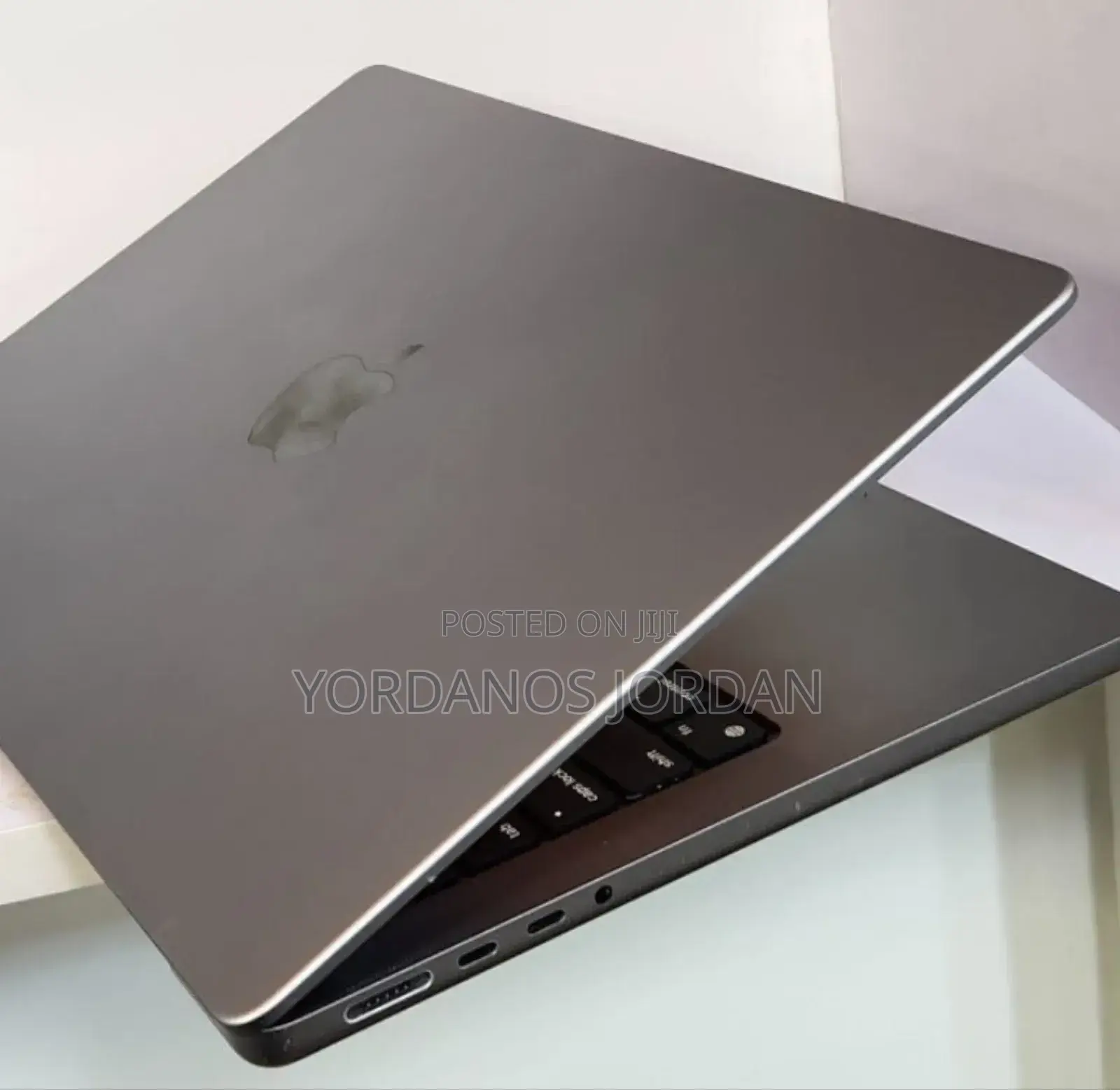 New Laptop Apple MacBook Pro M1 16GB Apple M1 Pro SSD 512GB