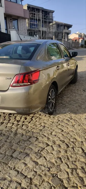 Peugeot 301 2017 Brown
