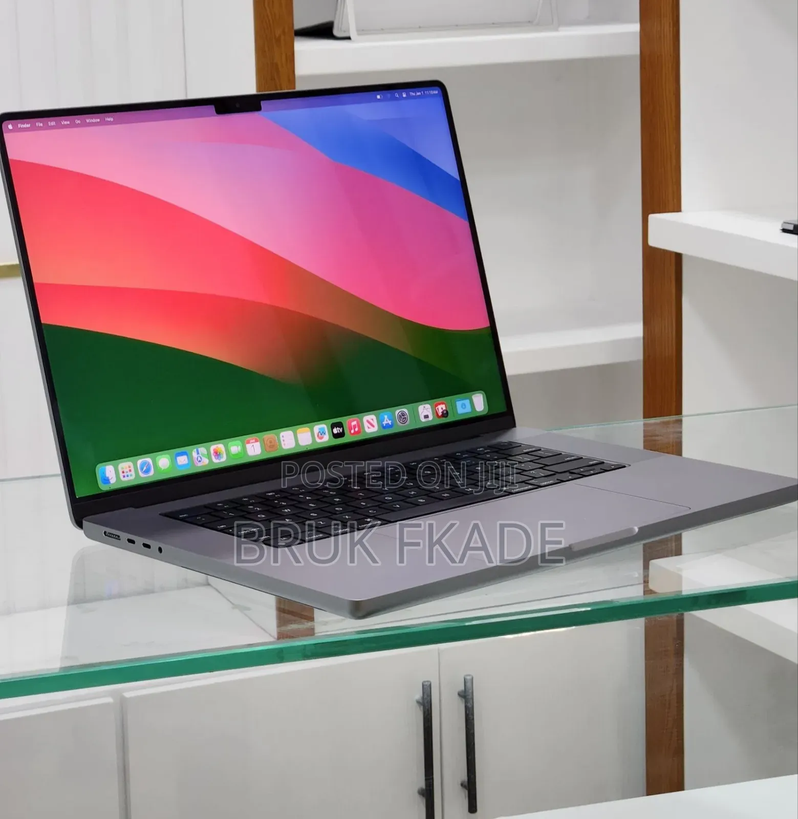 New Laptop Apple MacBook Pro M1 32GB Apple M1 Max SSD 512GB