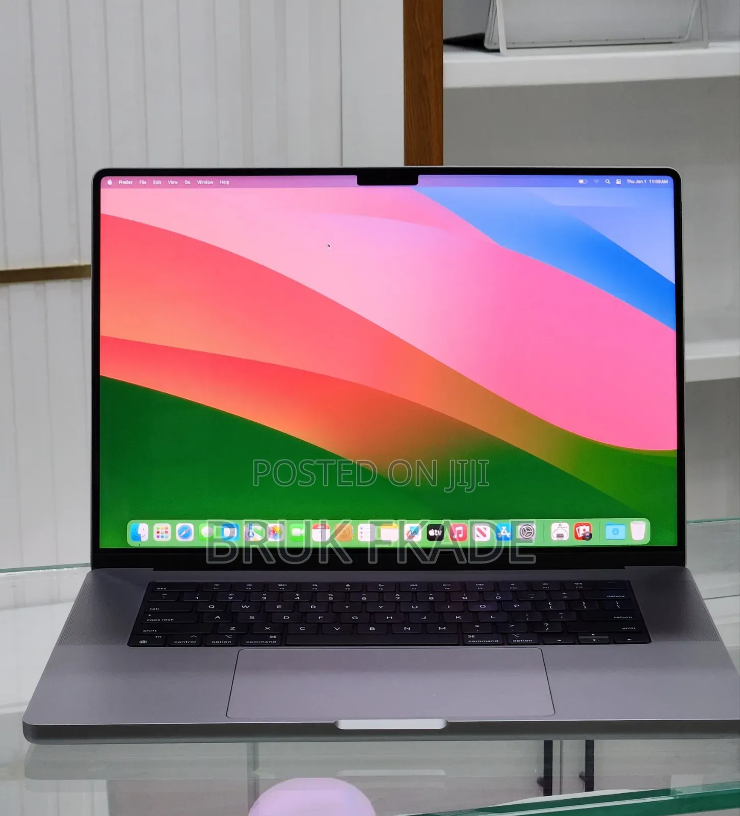 New Laptop Apple MacBook Pro M1 32GB Apple M1 Max SSD 512GB