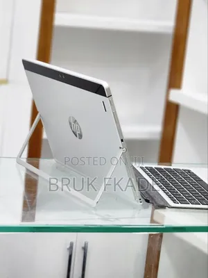 New Laptop HP X2 8GB AMD Ryzen 7 SSD 256GB