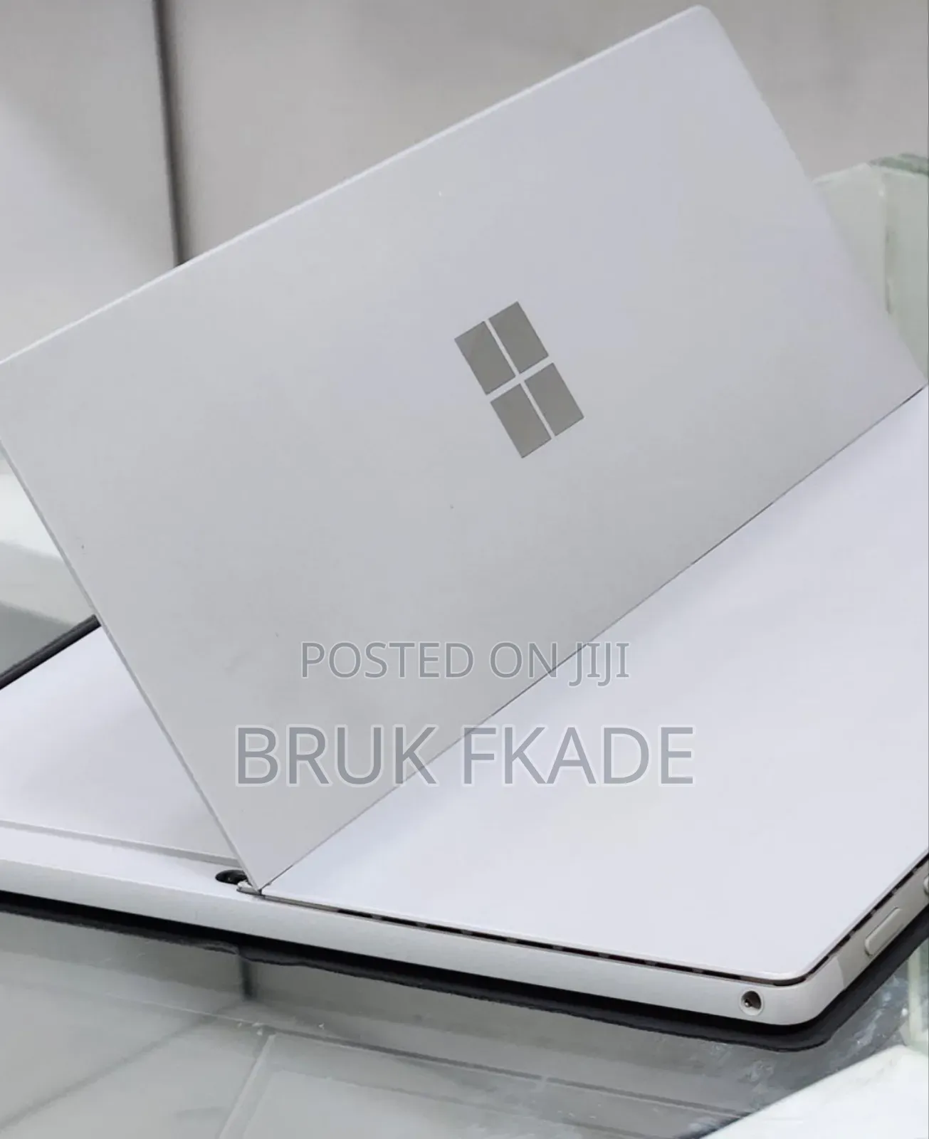 New Laptop HP X2 8GB AMD Ryzen 7 SSD 256GB