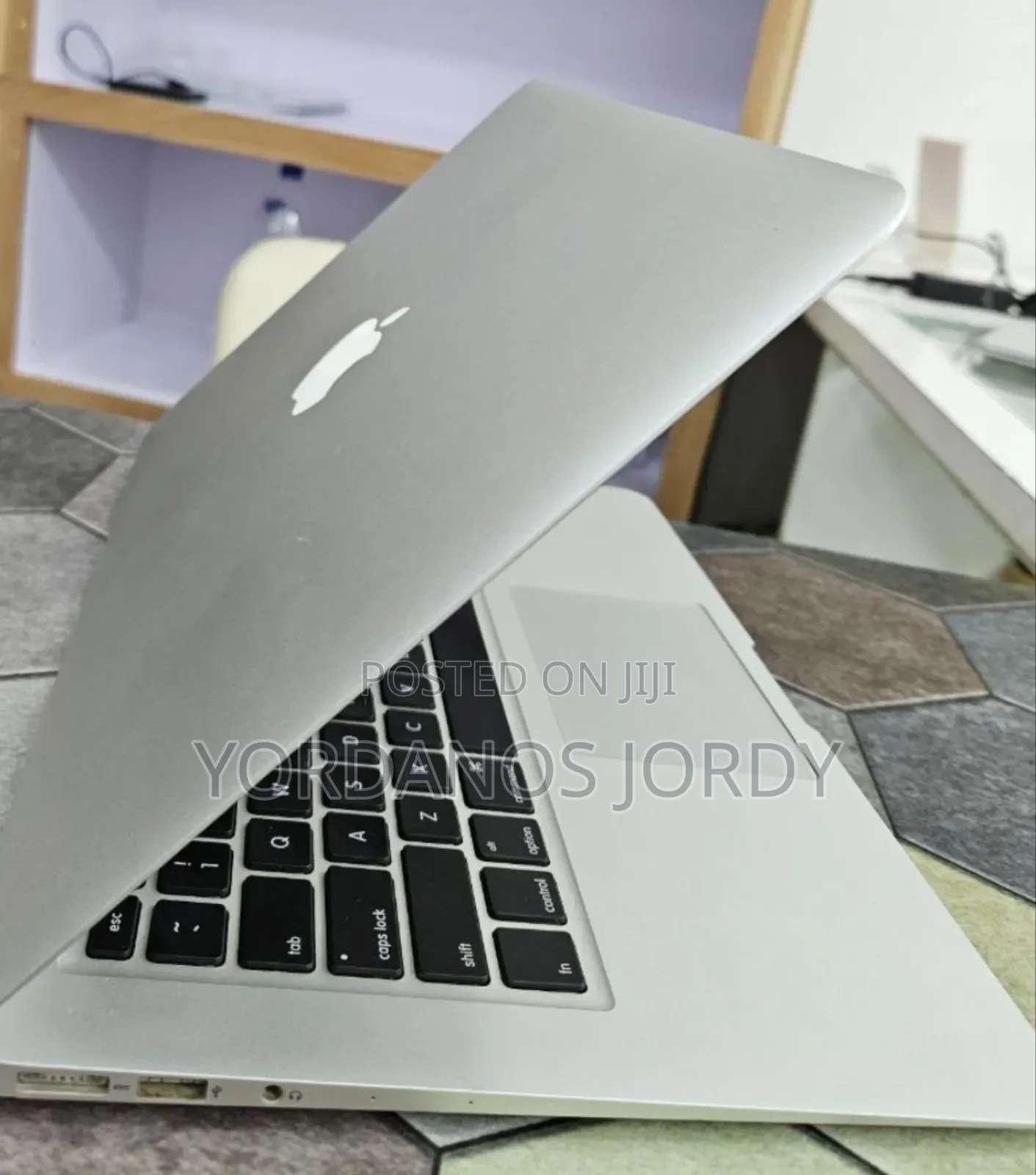 New Laptop Apple MacBook Air 2017 8GB Intel Core I5 SSD 256GB