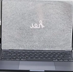 New Laptop Apple MacBook Air 2025 M4 13-Inch 16GB Apple M4 SSD 256GB