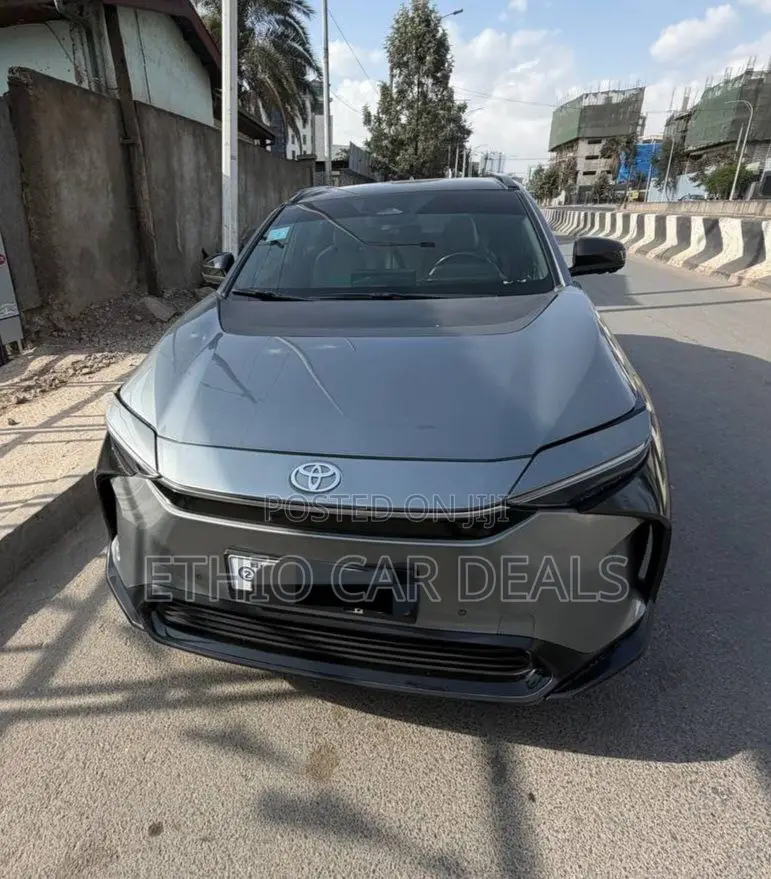 Toyota bZ4X XLE AWD 2024 Gray