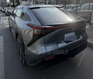 Toyota bZ4X XLE AWD 2024 Gray