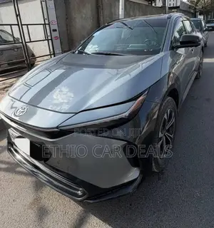 Toyota bZ4X XLE AWD 2024 Gray