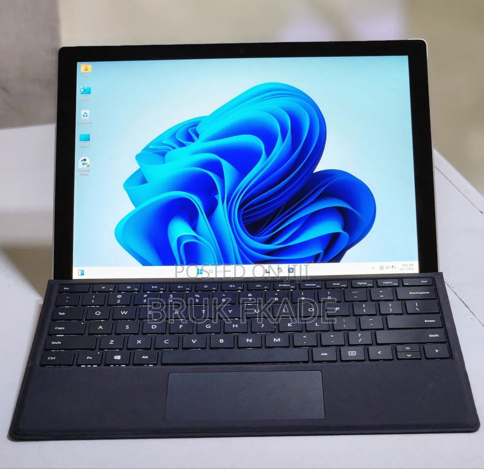 New Laptop Microsoft Surface Pro 7 8GB Intel Core I7 SSD 256GB