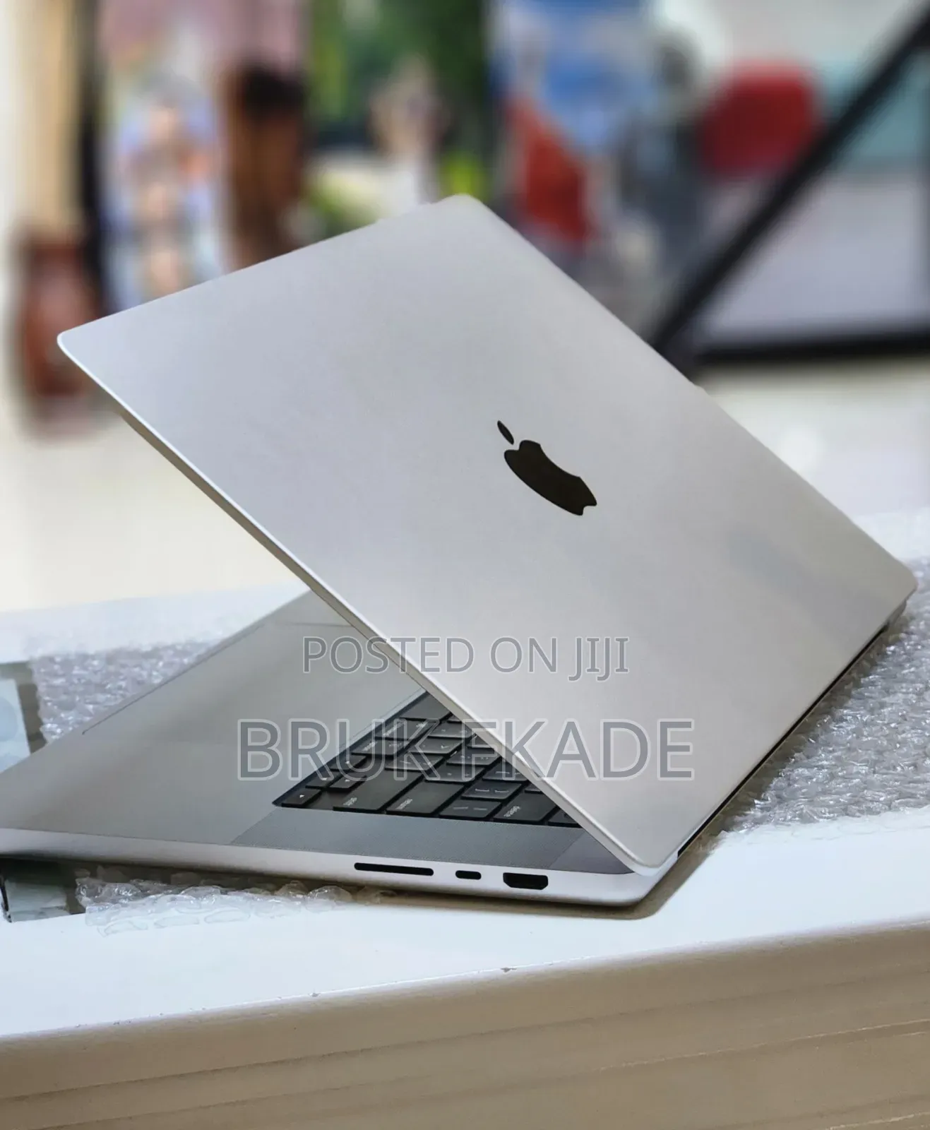 New Laptop Apple MacBook Pro M1 32GB Apple M1 Pro SSD 512GB