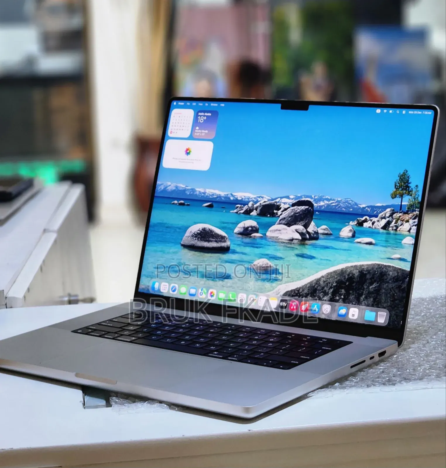 New Laptop Apple MacBook Pro M1 32GB Apple M1 Pro SSD 512GB