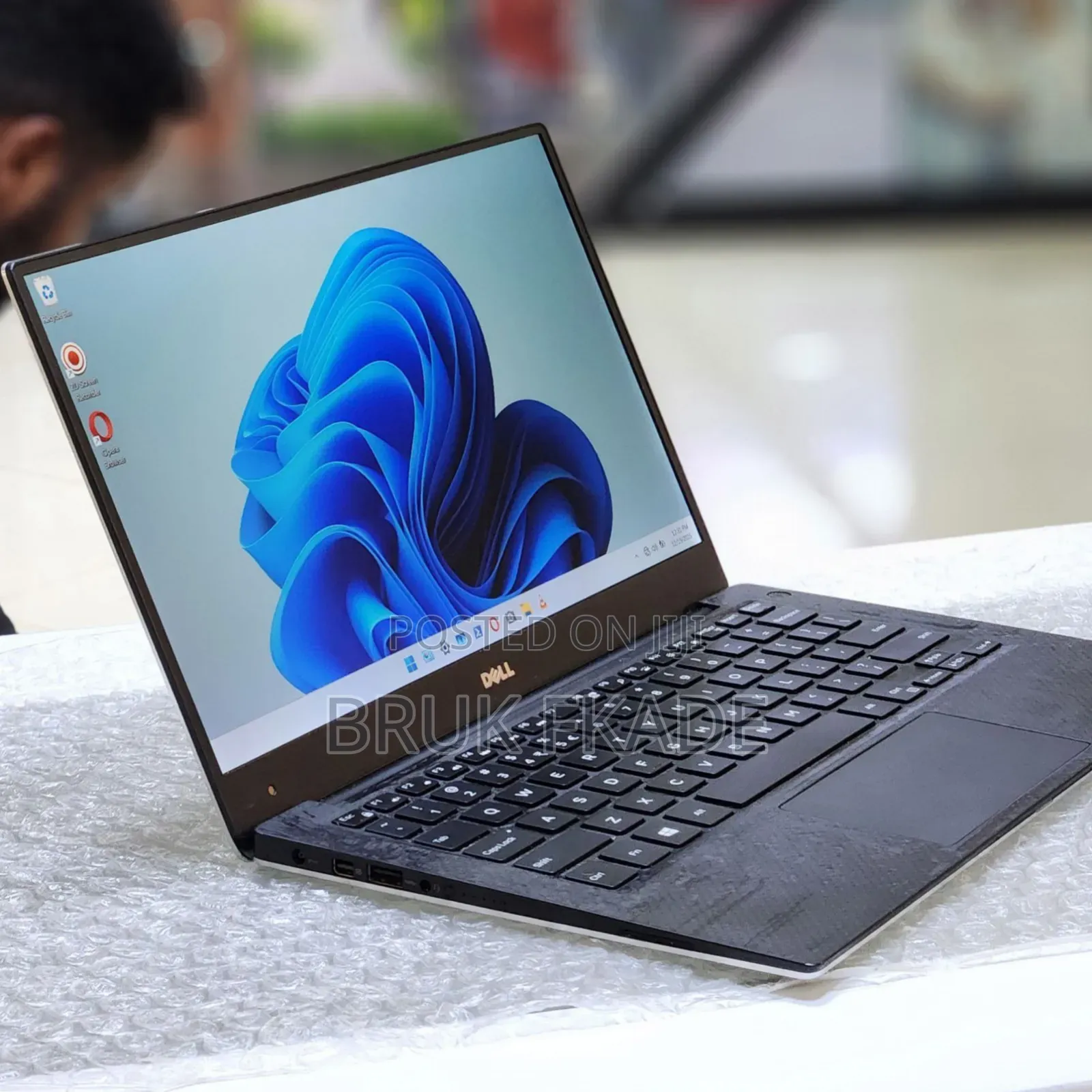 New Laptop Dell XPS 13 8GB Intel Core I7 SSD 256GB