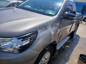 Toyota Hilux 2018 Gray