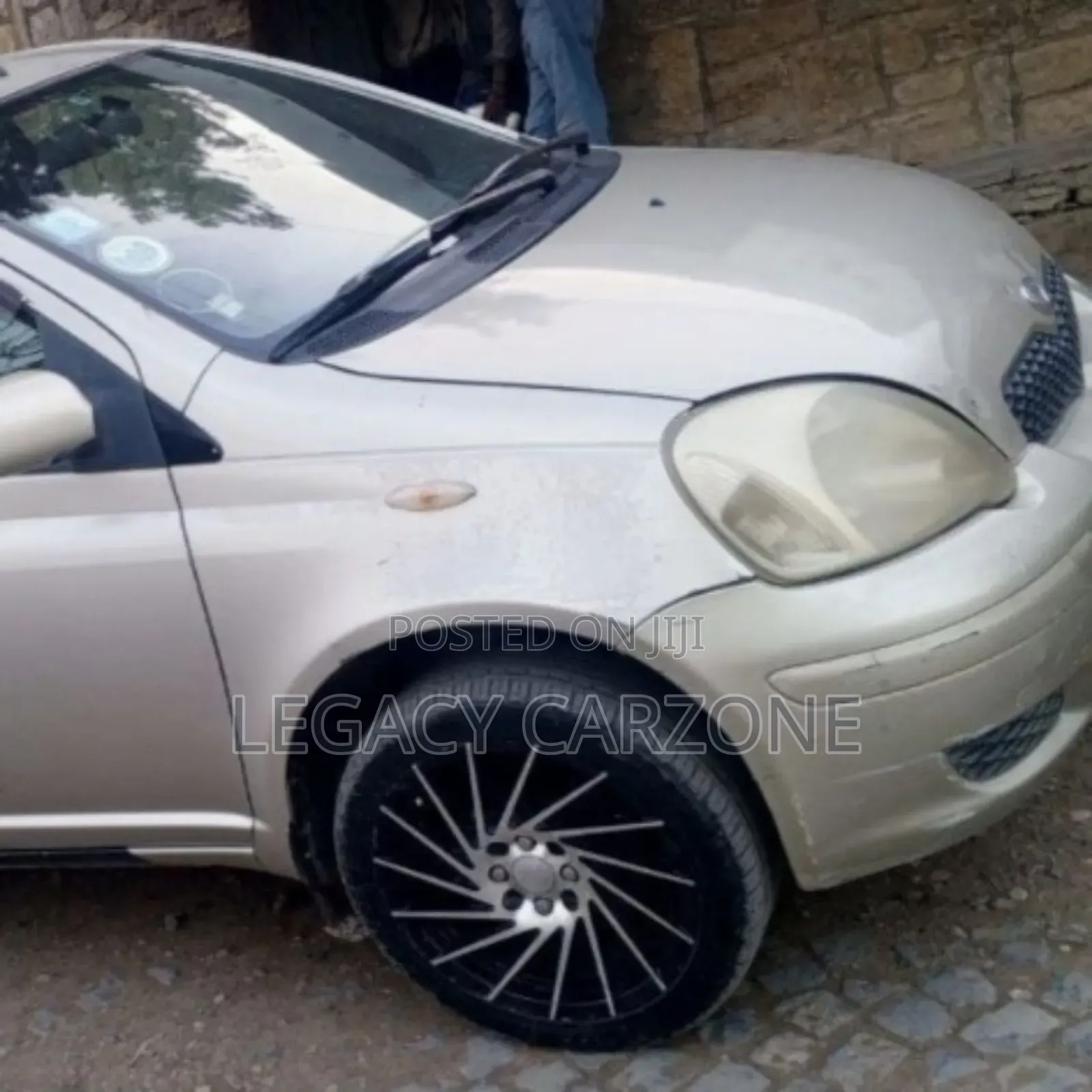 Toyota Vitz 2002 Silver