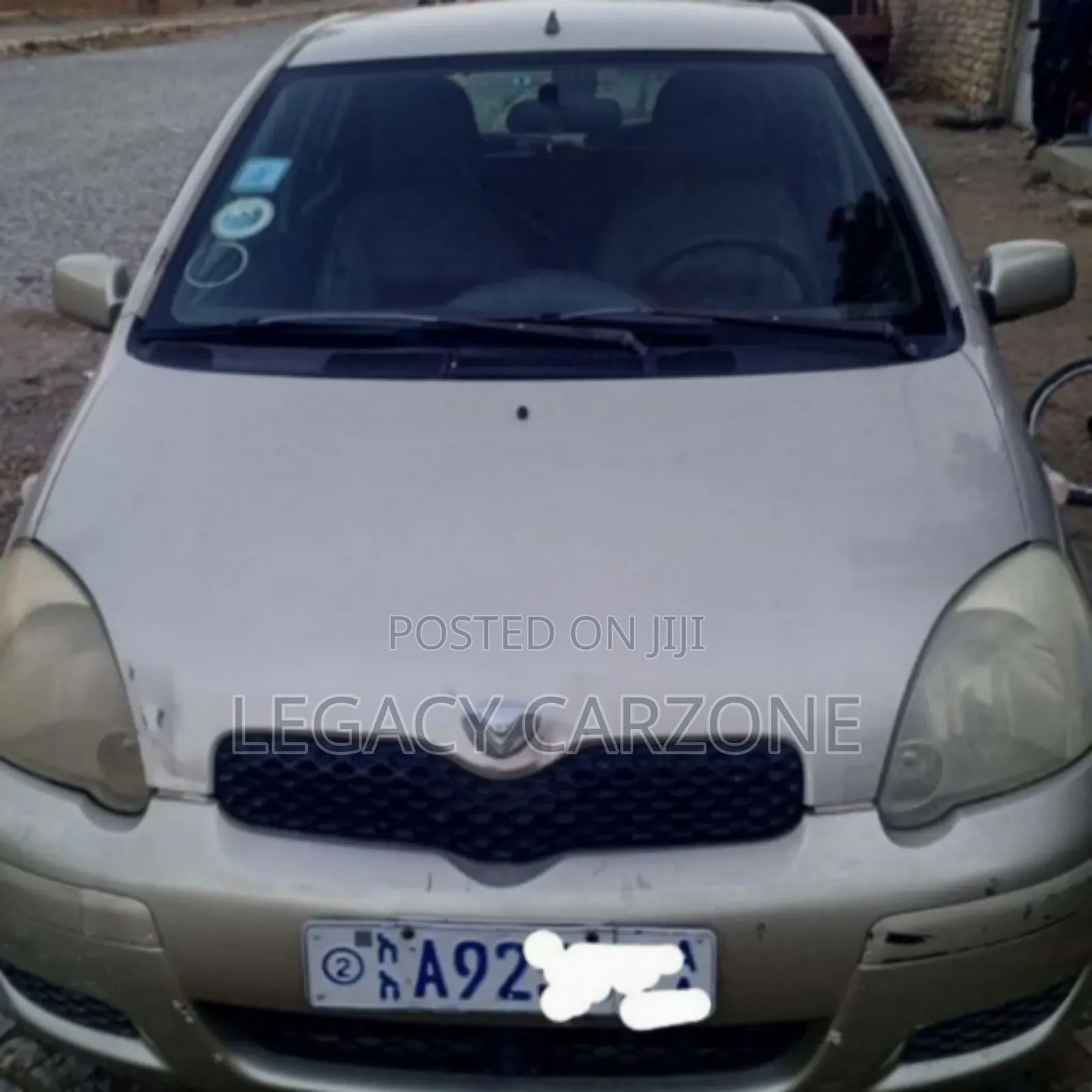 Toyota Vitz 2002 Silver