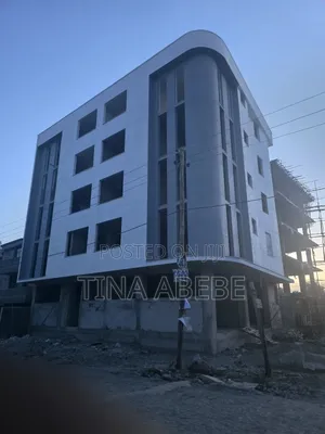 አስቸካይ የሚሸጥ ህንፃ