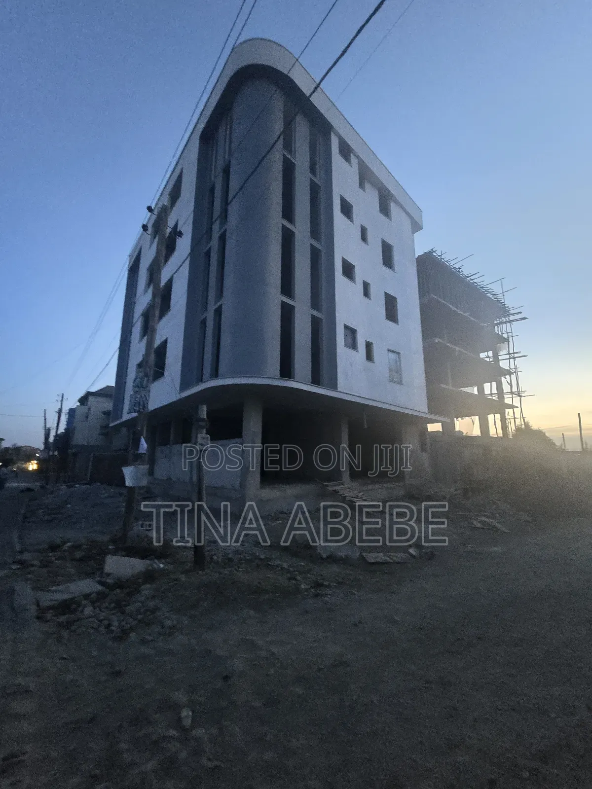 አስቸካይ የሚሸጥ ህንፃ