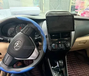 Toyota Yaris 2021 Gray