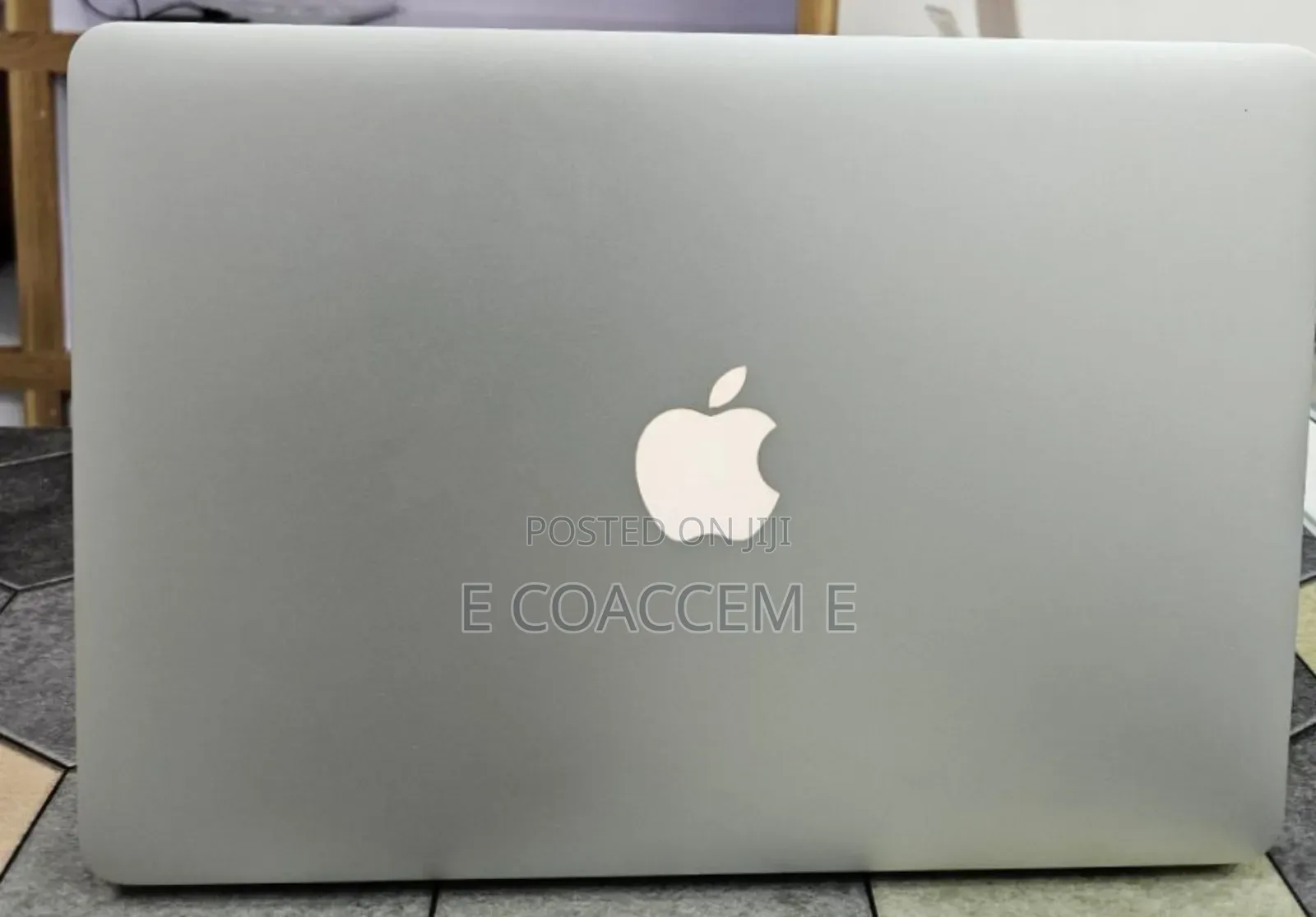 New Laptop Apple MacBook 8GB Intel Core I5 SSD 256GB