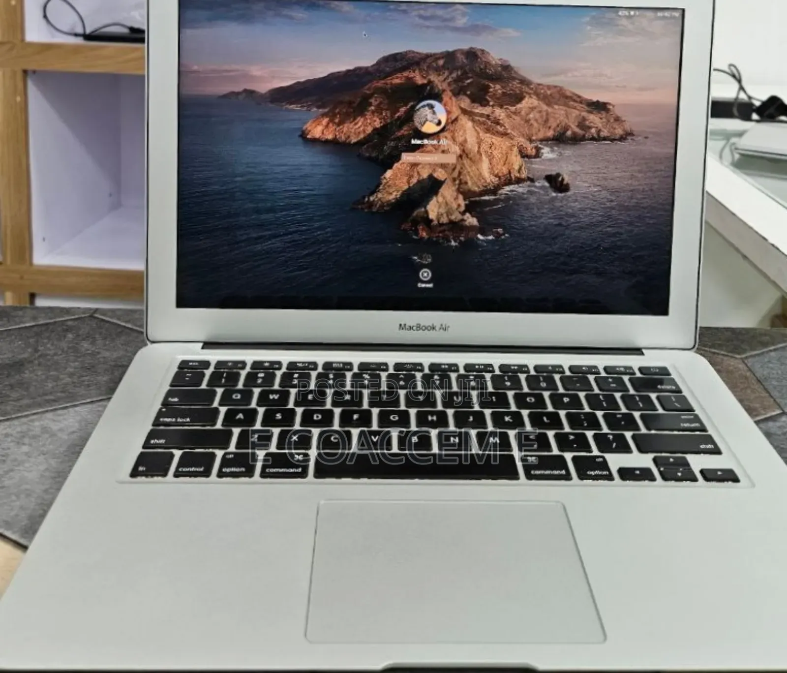 New Laptop Apple MacBook 8GB Intel Core I5 SSD 256GB