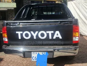 Toyota Hilux 2012 Black