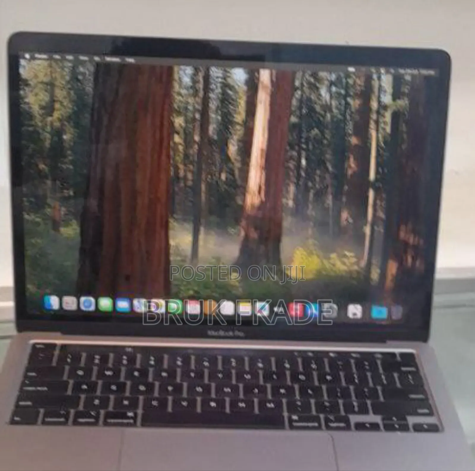 New Laptop Apple MacBook Pro 2020 8GB Intel Core I5 SSD 256GB