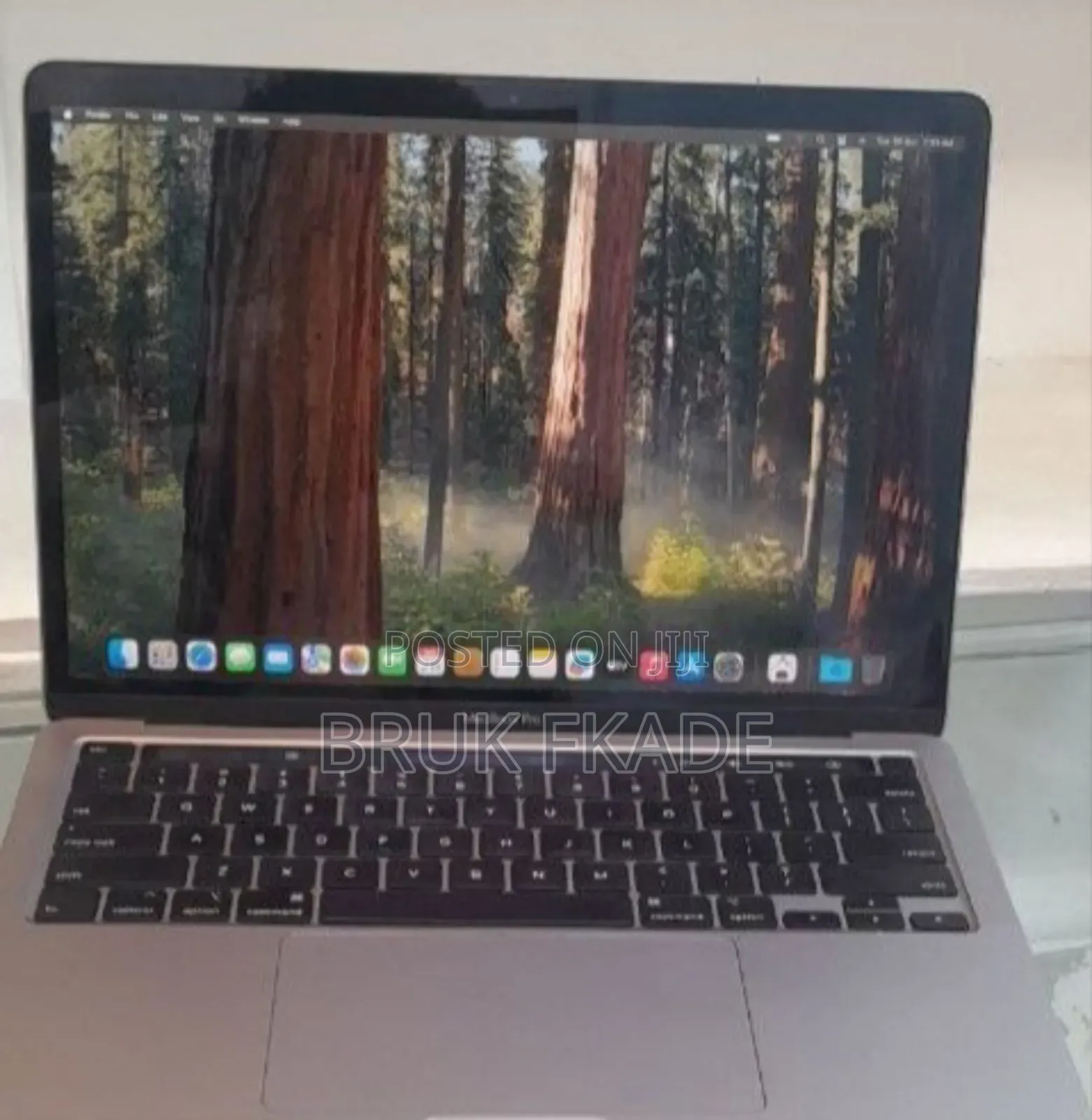 New Laptop Apple MacBook Pro 2020 8GB Intel Core I5 SSD 256GB
